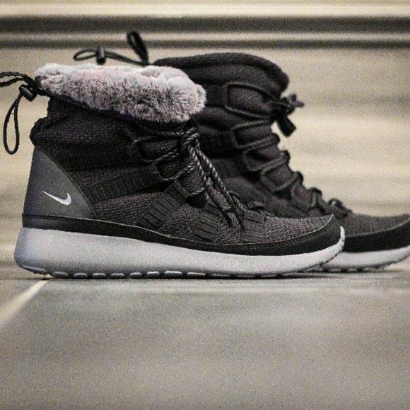 nike roshe one boots